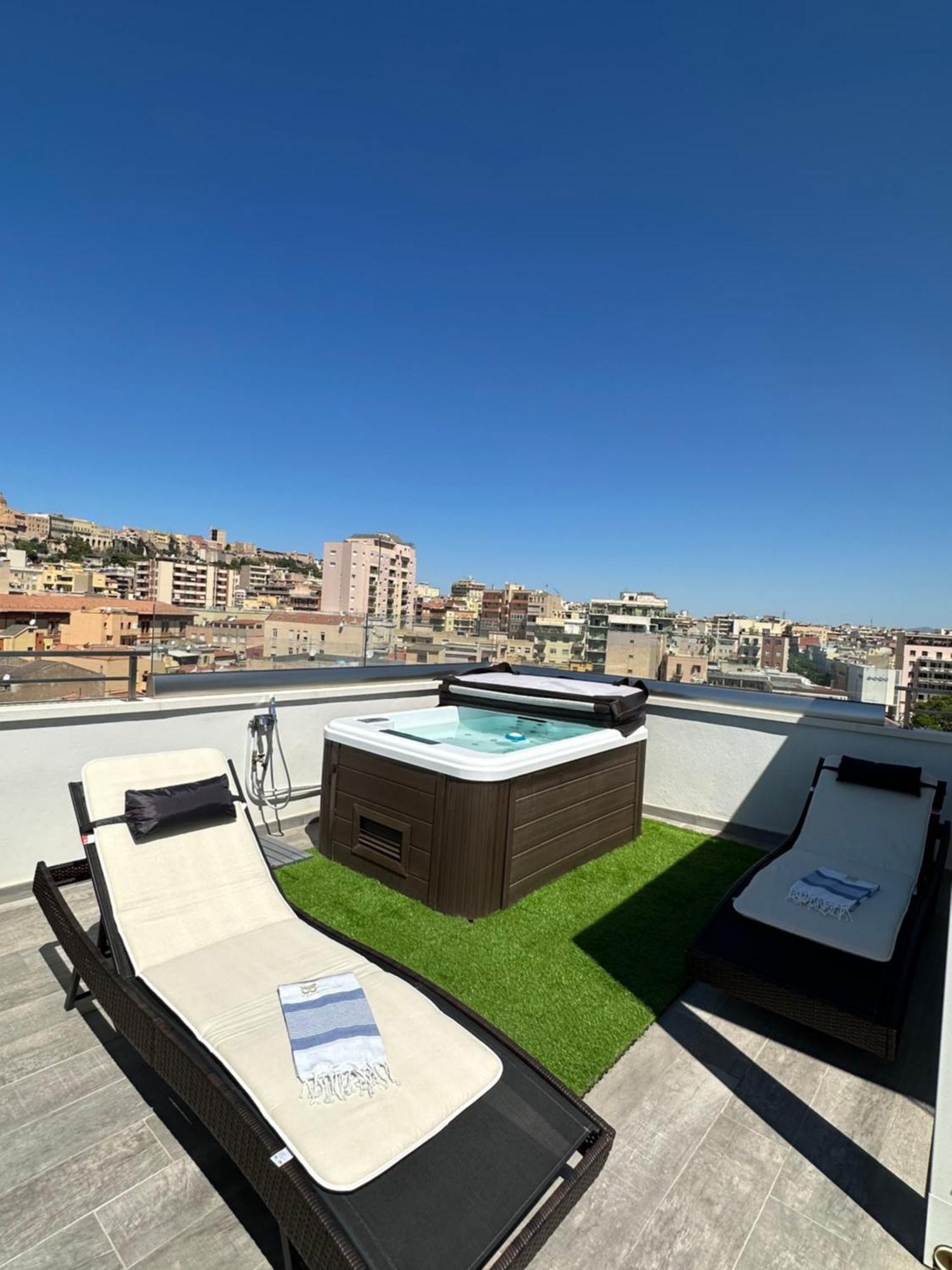 18 Dante Luxury Suites Cagliari Exterior foto